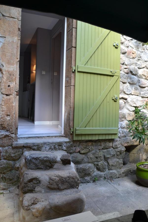 Bed and Breakfast Maison Sous Le Pont Meyras Экстерьер фото