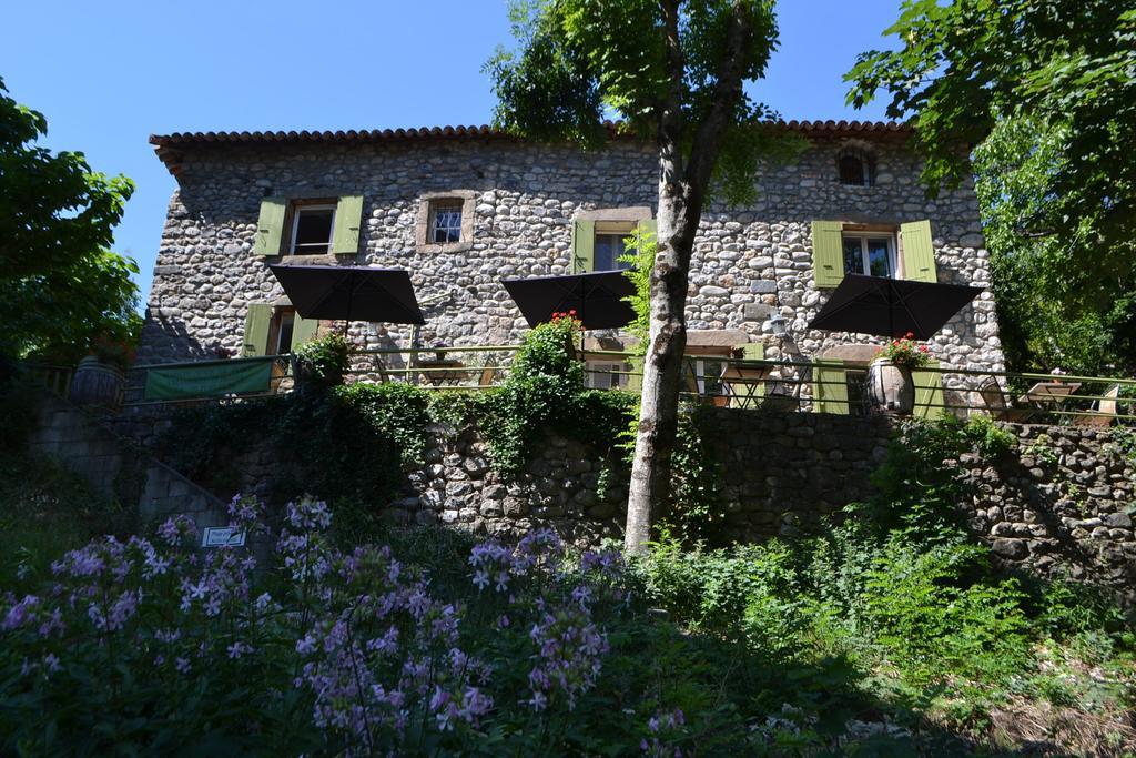Bed and Breakfast Maison Sous Le Pont Meyras Экстерьер фото