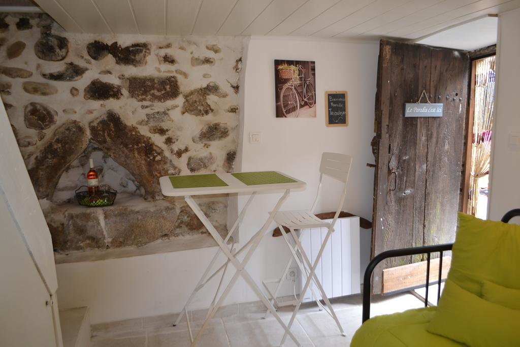 Bed and Breakfast Maison Sous Le Pont Meyras Экстерьер фото